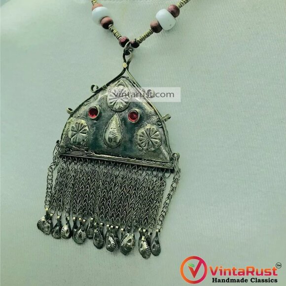 Wooden Beaded Chain Necklace With Dangling Vintage Pendant - Picture 4 of 11